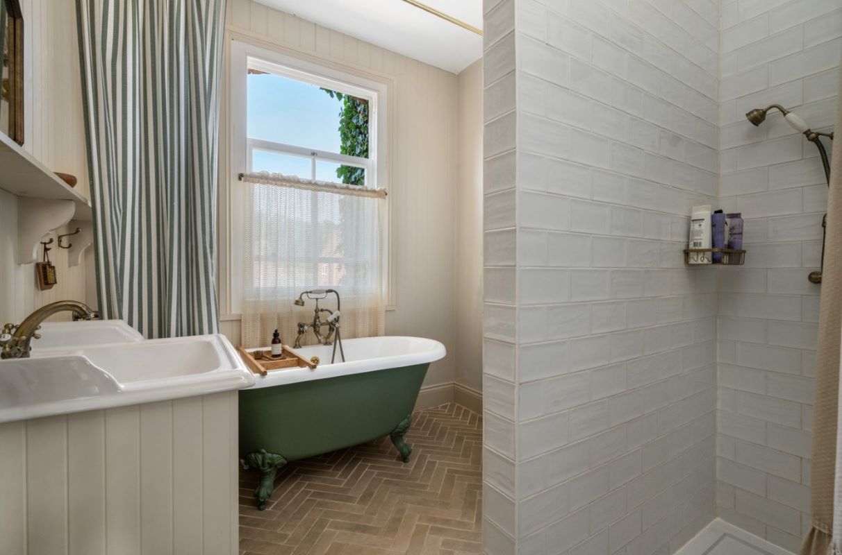 2 Lee Road, Burton Joyce, Nottingham, NG14 5GP