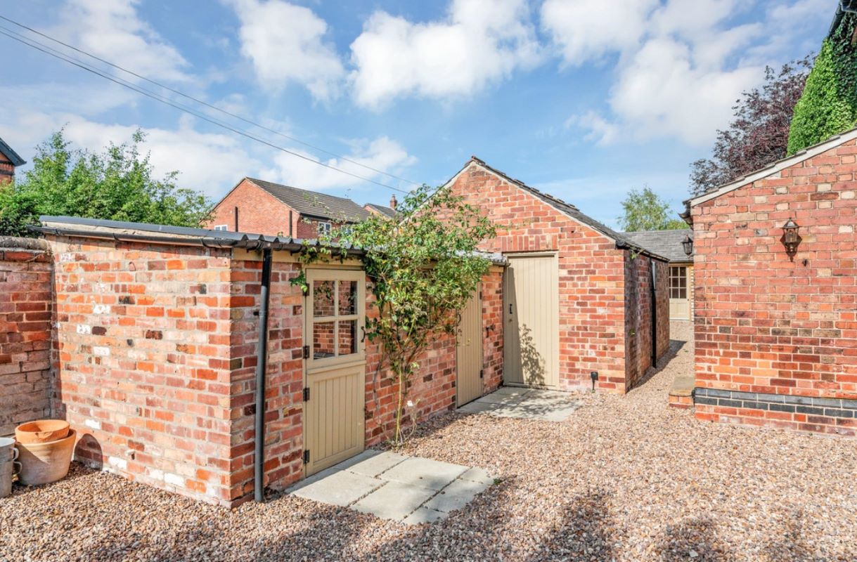 2 Lee Road, Burton Joyce, Nottingham, NG14 5GP