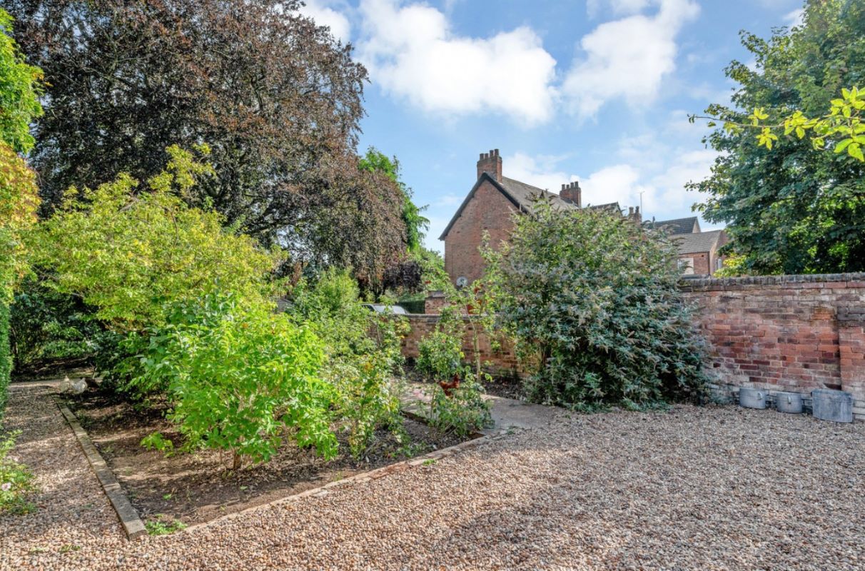 2 Lee Road, Burton Joyce, Nottingham, NG14 5GP