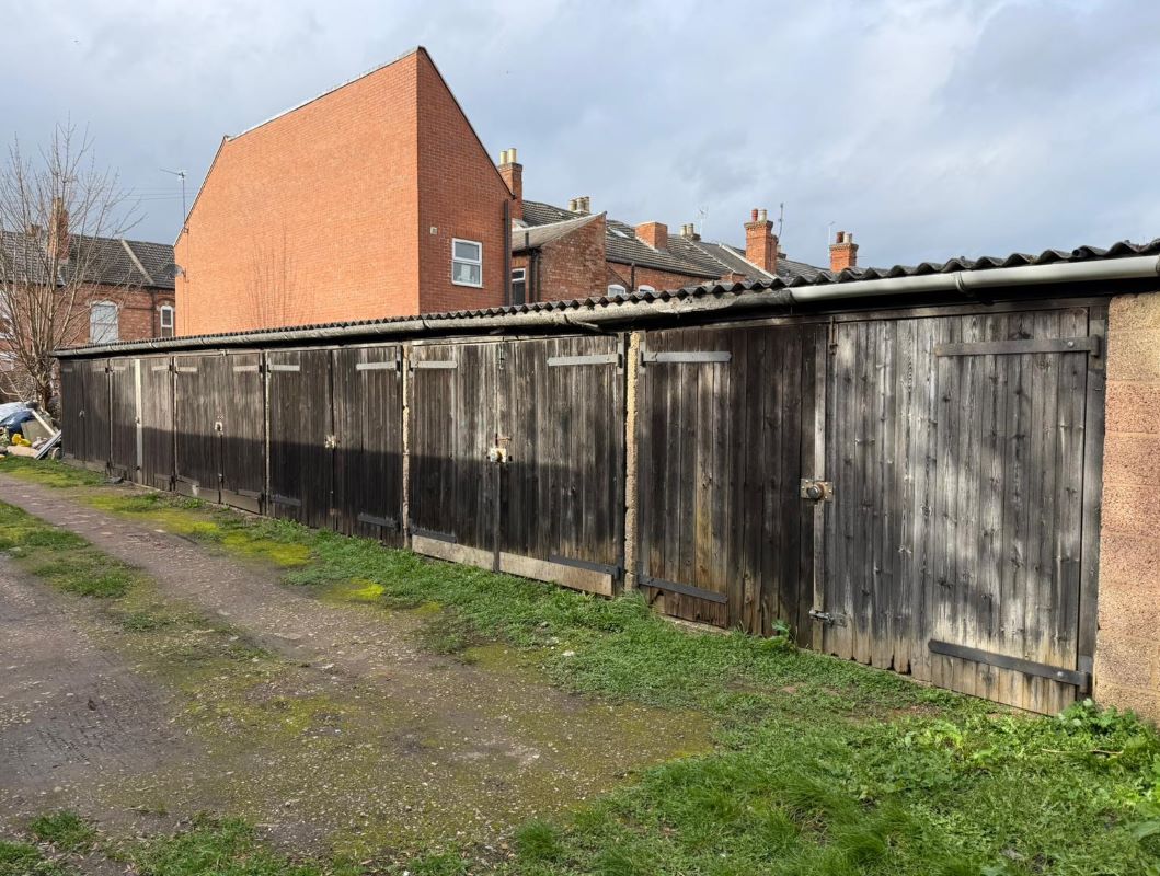 Vernon Street Garage, Vernon Street, Newark, Nottinghamshire, NG24 1PW