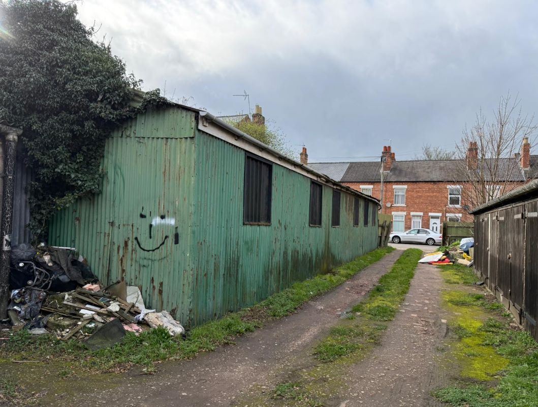 Vernon Street Garage, Vernon Street, Newark, Nottinghamshire, NG24 1PW