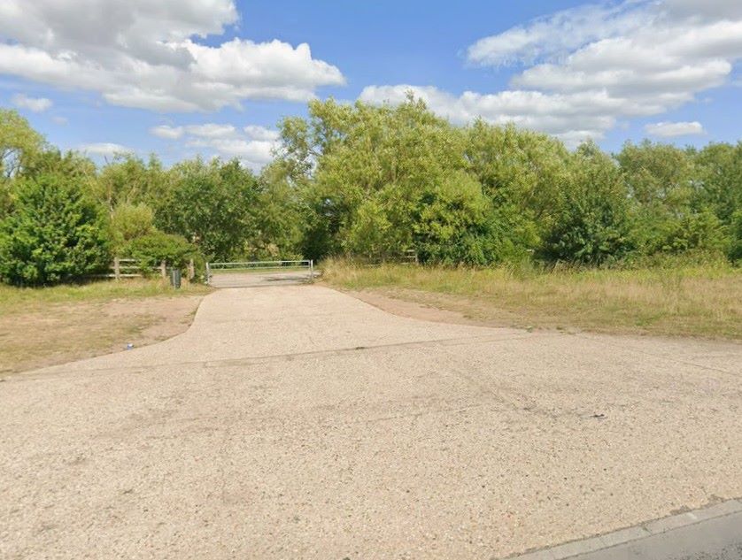 Roadside Parcels of Land, either side of the A16, Pinchbeck, Spalding, Lincolnshire, PE11 3UG