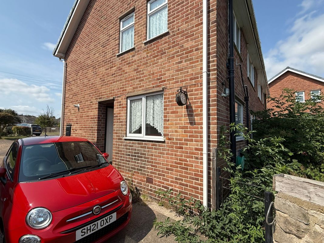 77 Wood Avenue, Creswell, Worksop, Nottinghamshire, S80 4EG