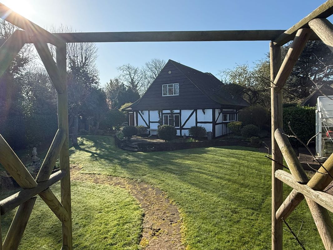 Four Trees, 149 Tollerton Lane, Tollerton, Nottingham, NG12 4FT