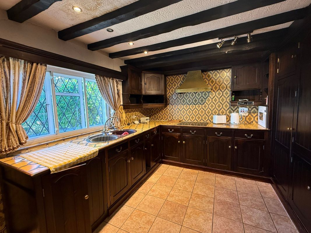 Four Trees, 149 Tollerton Lane, Tollerton, Nottingham, NG12 4FT