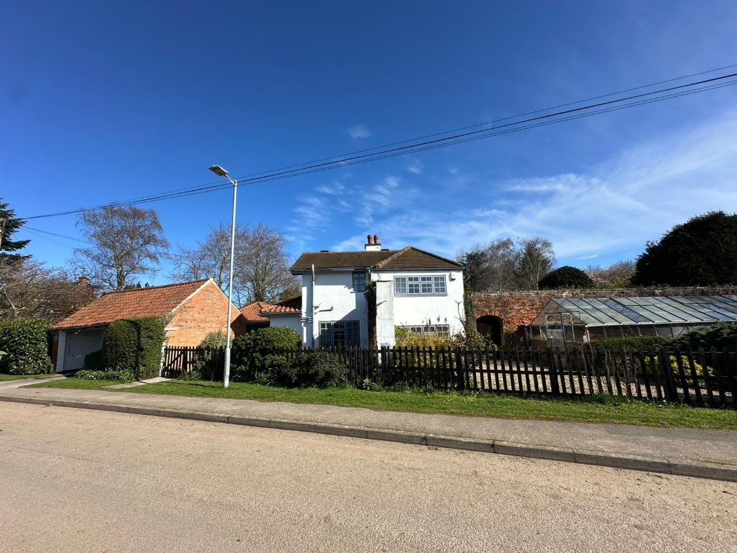 Old Bothie, Broadgate Lane, Kelham, Newark, Notts, NG23 5RZ