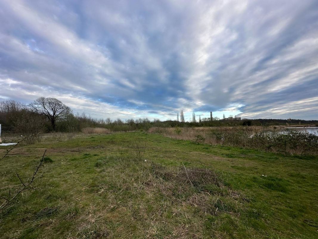 Lake and Land off Trent Lane, Long Eaton, Derbyshire, NG10 2FZ