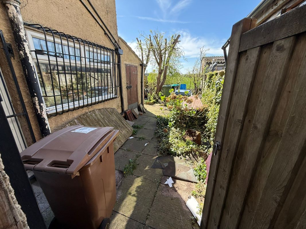 18 Bagshaw Street, Pleasley, Mansfield, Nottinghamshire, NG19 7SD