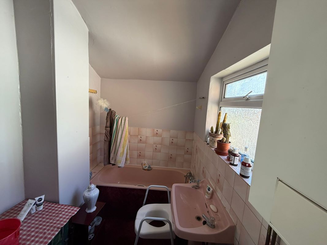 18 Bagshaw Street, Pleasley, Mansfield, Nottinghamshire, NG19 7SD