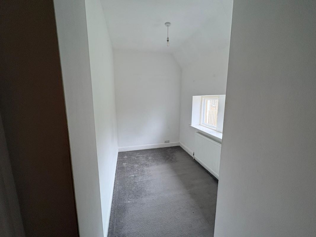 18 Tivy Dale, Cawthorne, Barnsley, South Yorkshire, S75 4EH