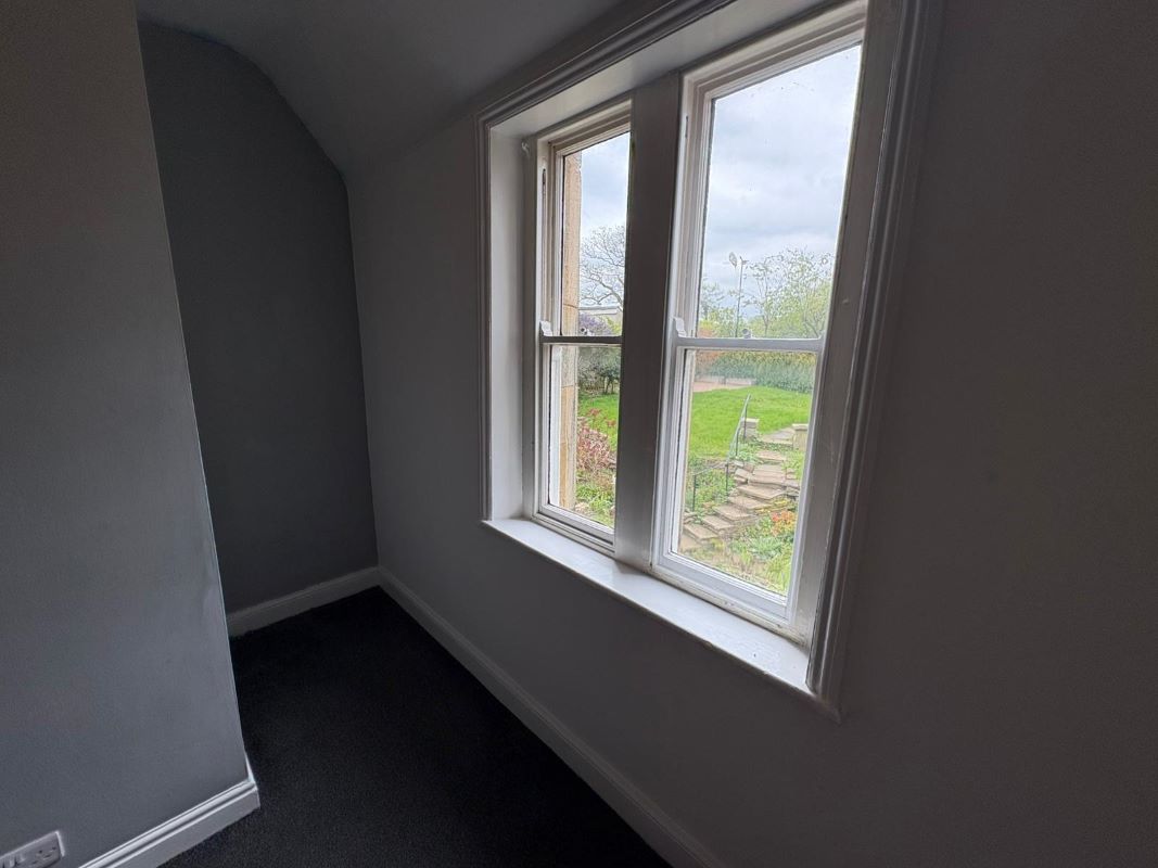 18 Tivy Dale, Cawthorne, Barnsley, South Yorkshire, S75 4EH
