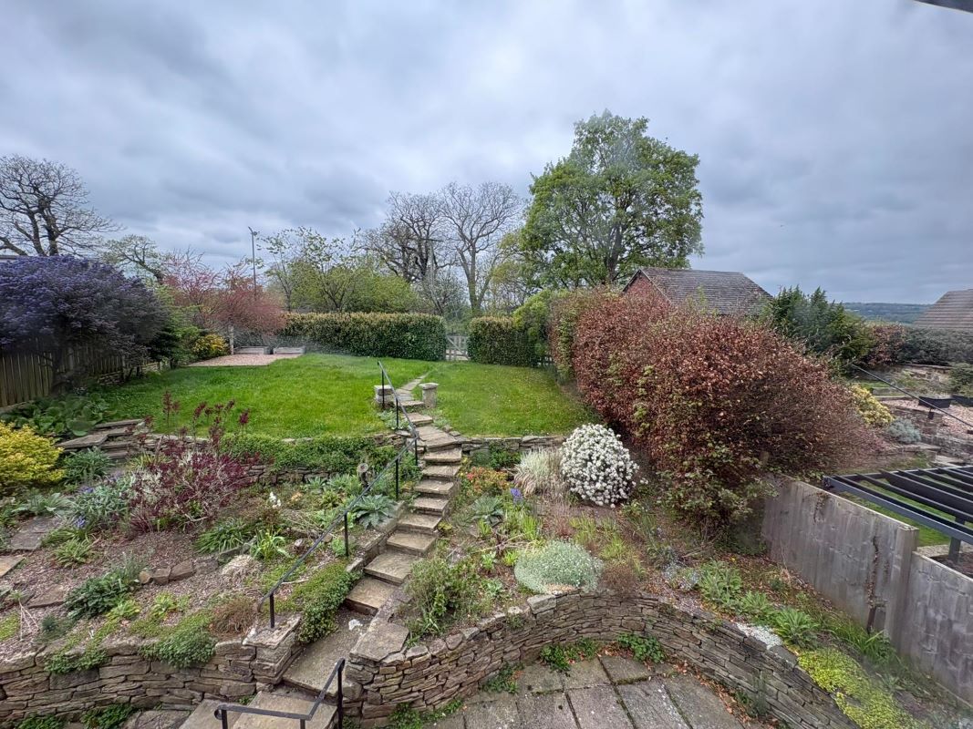 18 Tivy Dale, Cawthorne, Barnsley, South Yorkshire, S75 4EH
