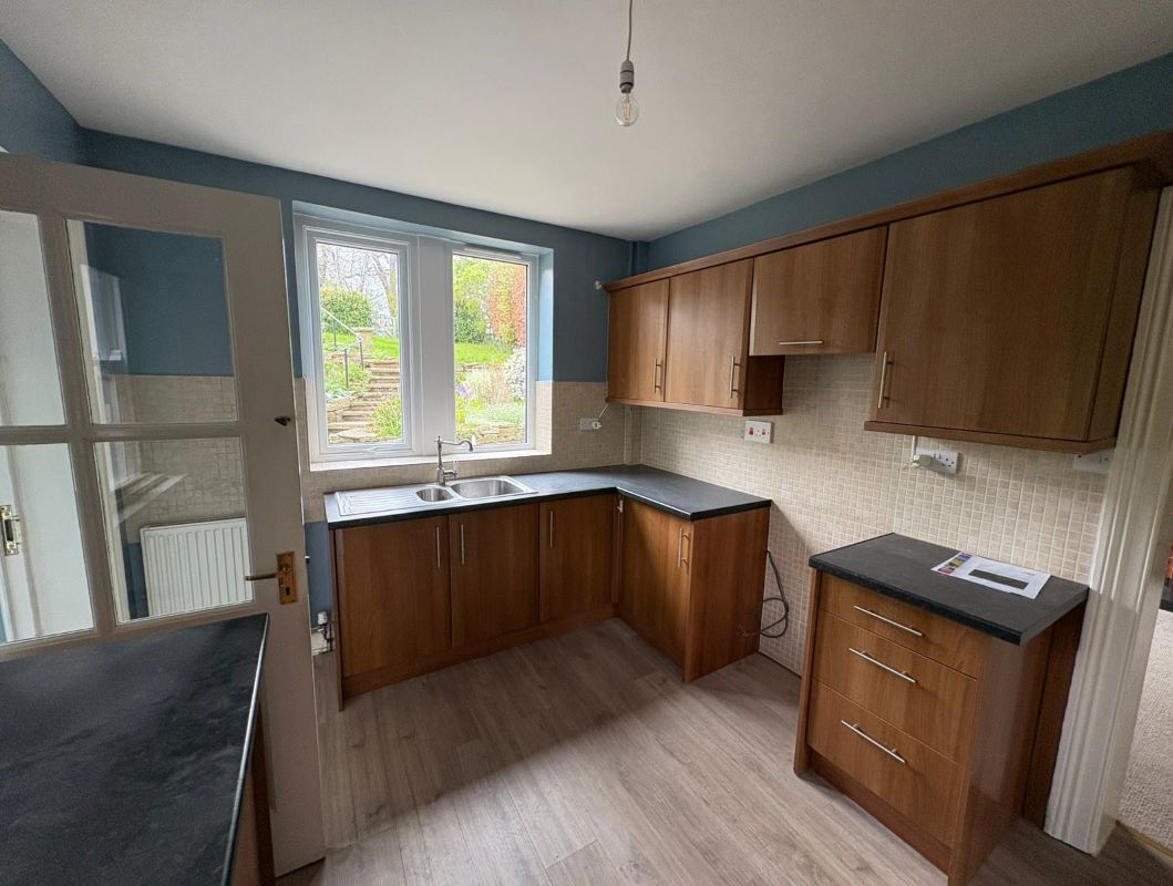 18 Tivy Dale, Cawthorne, Barnsley, South Yorkshire, S75 4EH
