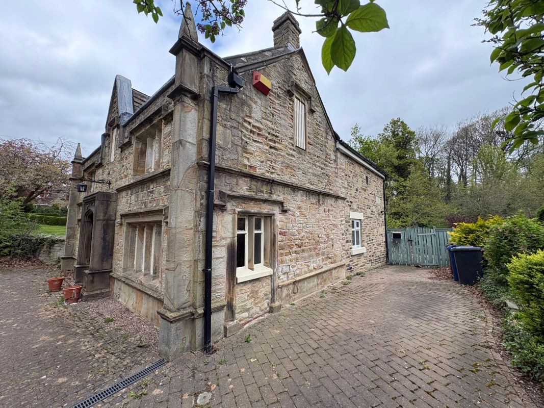 South Lodge The Park, Cawthorne, Barnsley, South Yorkshire, S75 4EL