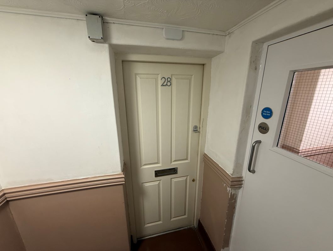 28 Tavistock Court, Nottingham, NG5 2EH