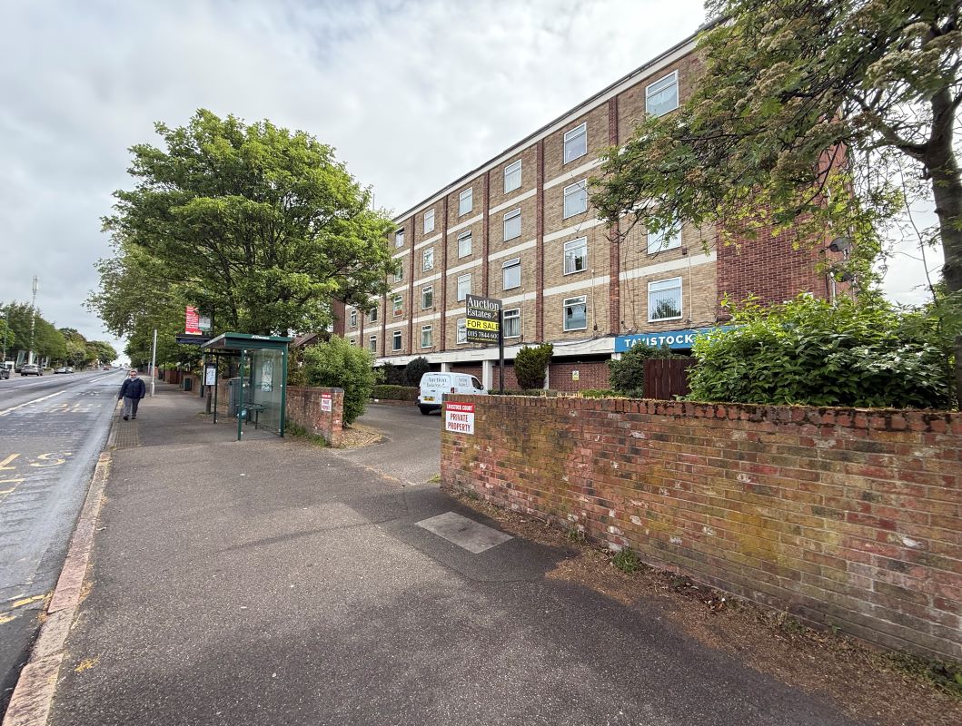 28 Tavistock Court, Nottingham, NG5 2EH