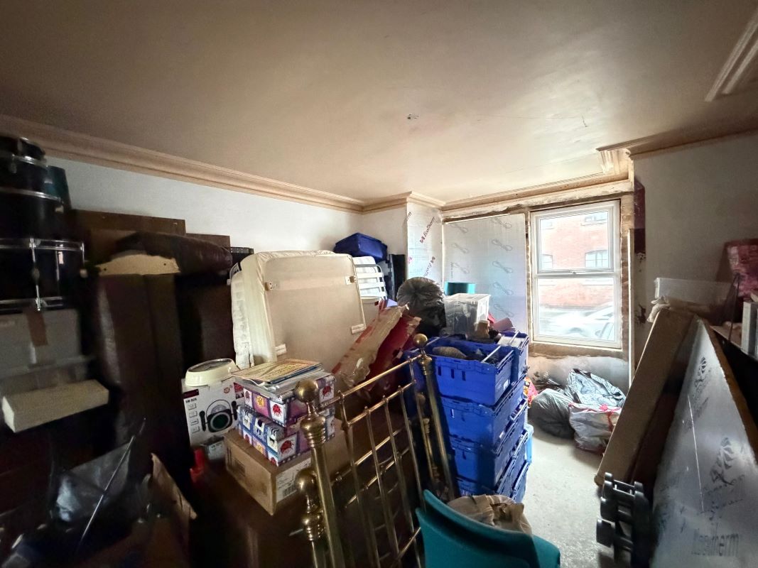 48 Burton Road, Carlton, Nottingham, NG4 3DH