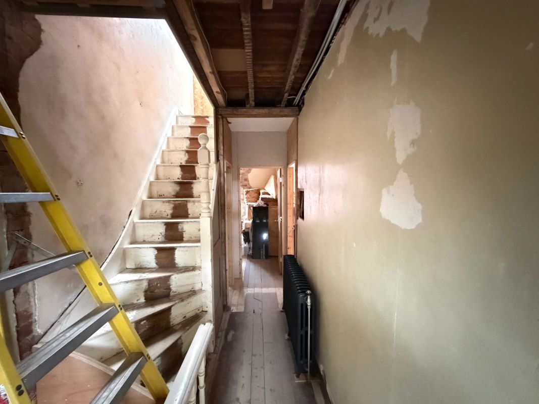 48 Burton Road, Carlton, Nottingham, NG4 3DH