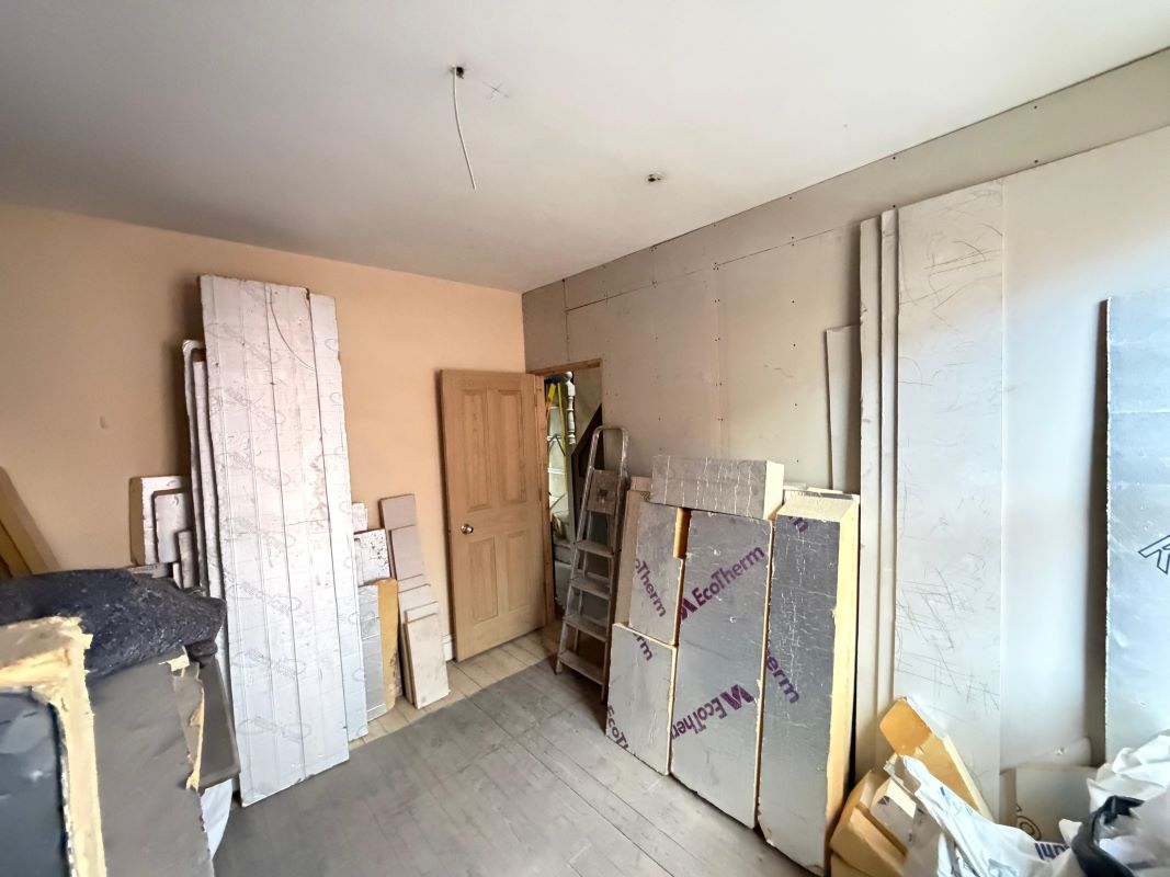 48 Burton Road, Carlton, Nottingham, NG4 3DH