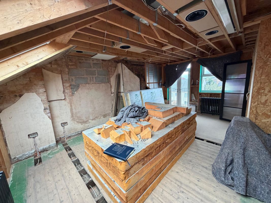 48 Burton Road, Carlton, Nottingham, NG4 3DH