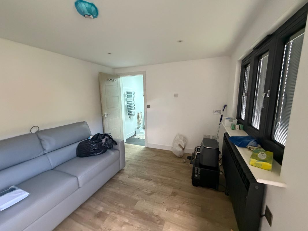 48 Burton Road, Carlton, Nottingham, NG4 3DH