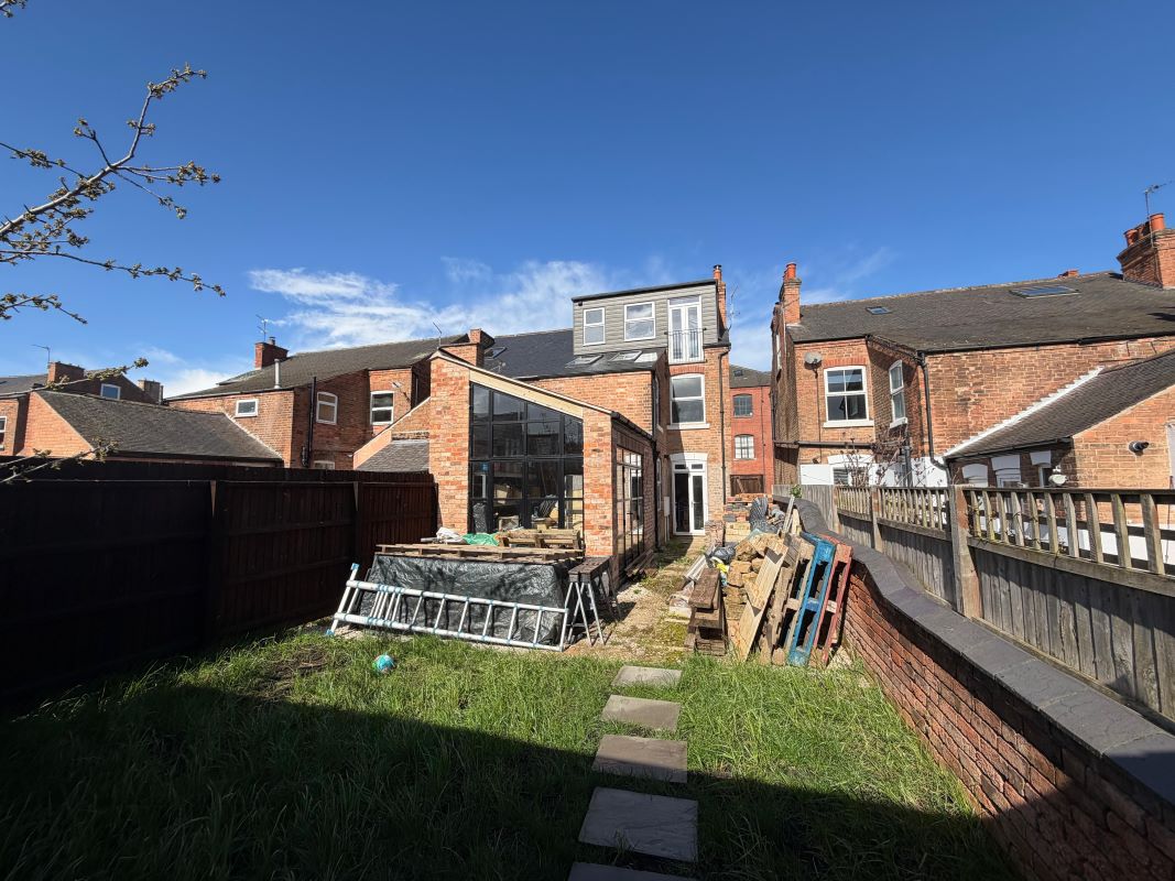 48 Burton Road, Carlton, Nottingham, NG4 3DH