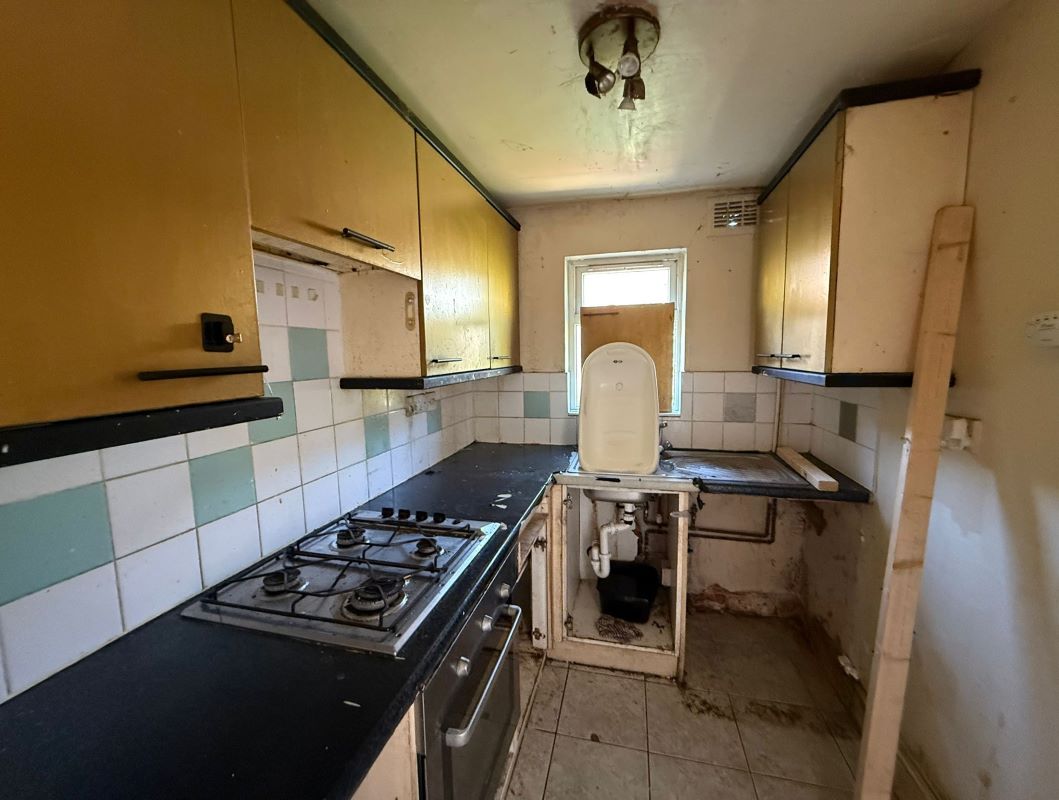 11A Albany Road, Nottingham, NG7 7LX