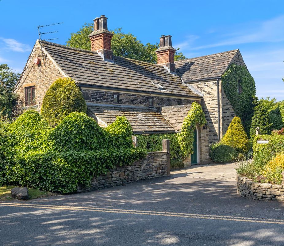 Holly Hock Cottage, Raw Green, Cawthorne, Barnsley, South Yorkshire, S75 4AW