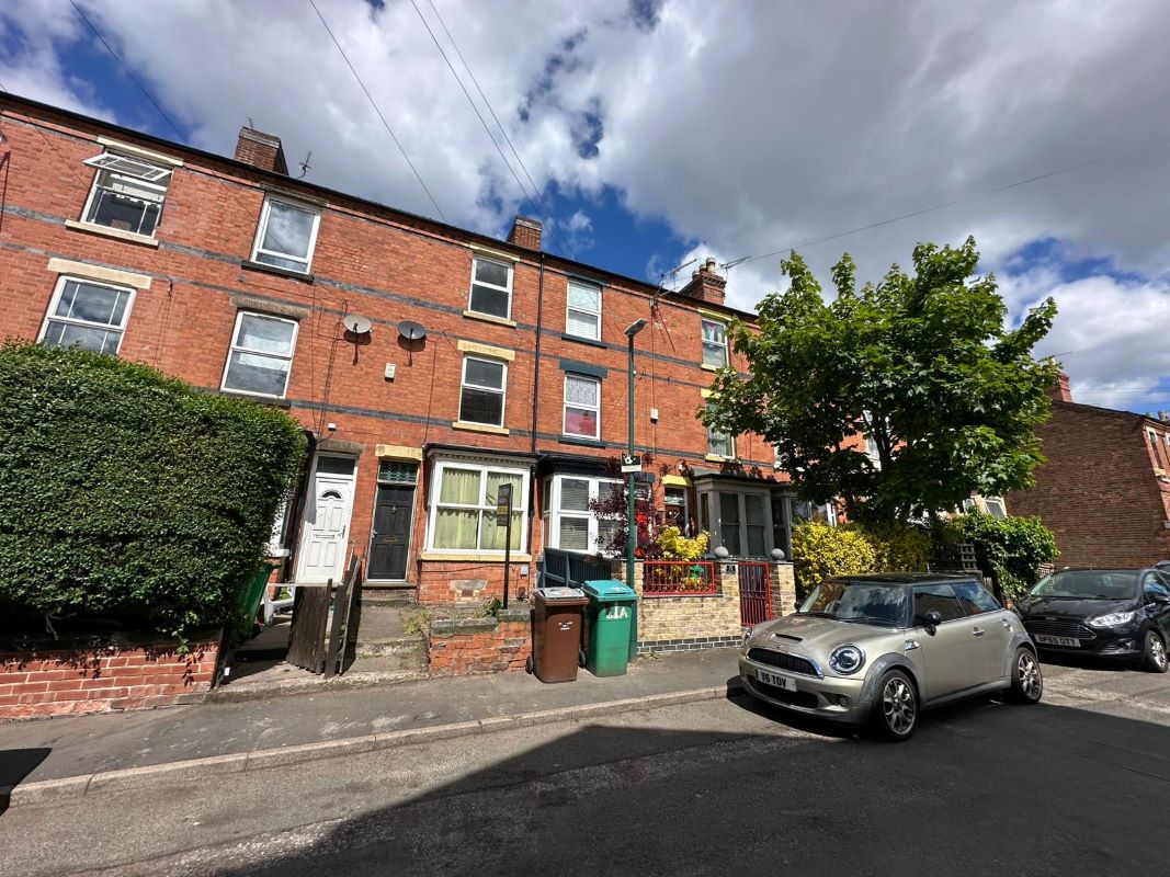 11A Albany Road, Nottingham, NG7 7LX