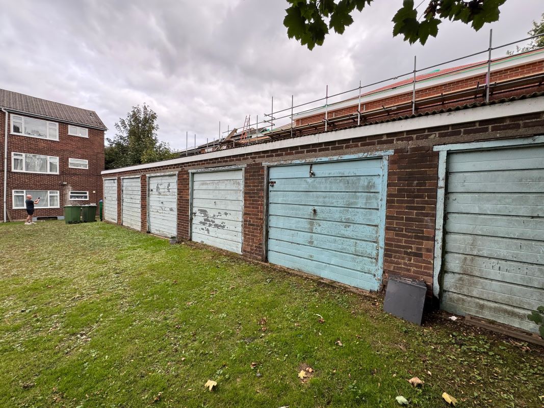 14 Lock-up Garages Robere House, Radstock Road, Southampton, City of Southampton, SO19 2QW