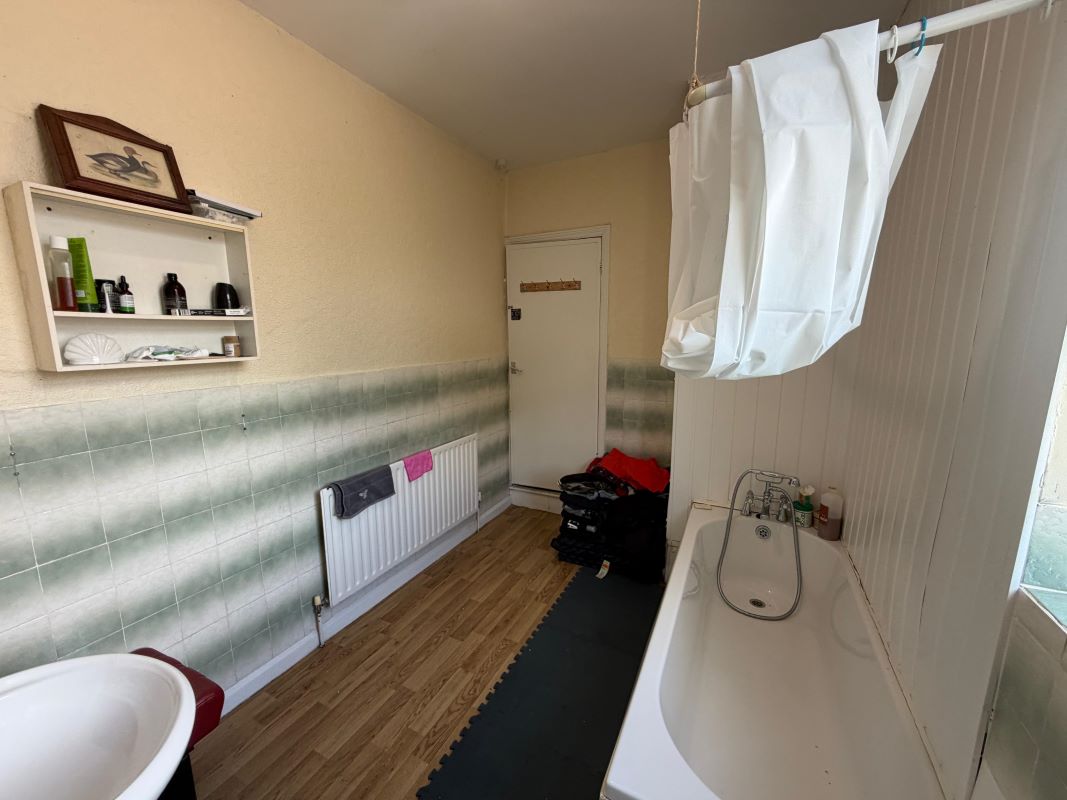 32 Whittier Road, Nottingham, NG2 4AS