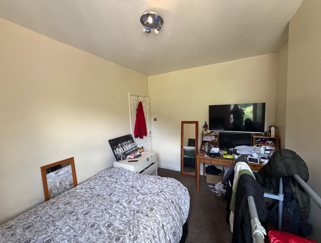 32 Whittier Road, Nottingham, NG2 4AS