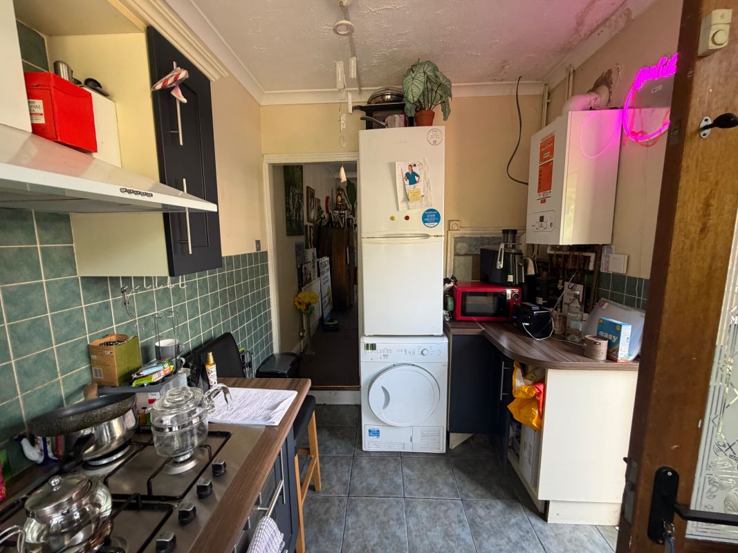 32 Whittier Road, Nottingham, NG2 4AS