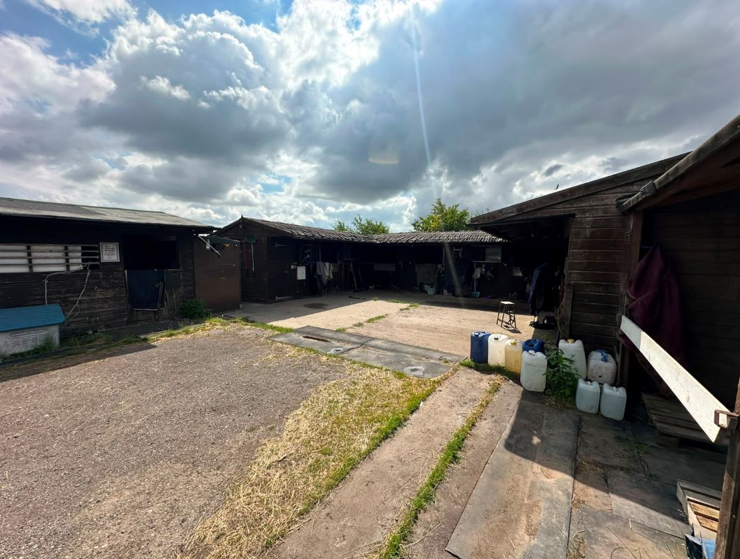 5 Acres of Land off Newark Road, Hawton, NG24 3RN