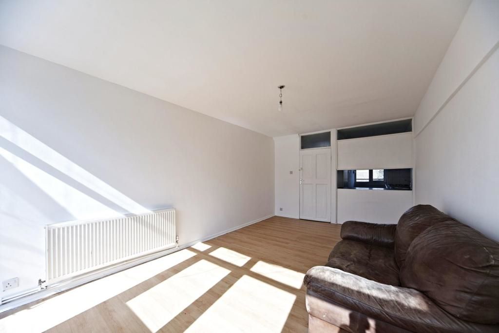 LONDON, SW17 8ED - Online Auctions