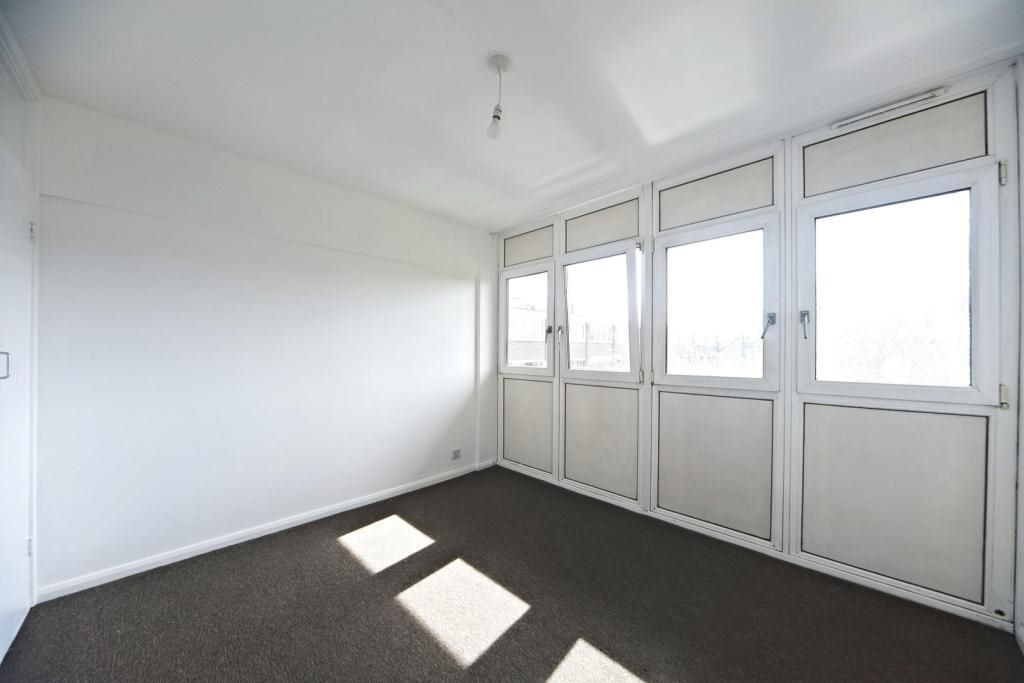 LONDON, SW17 8ED - Online Auctions