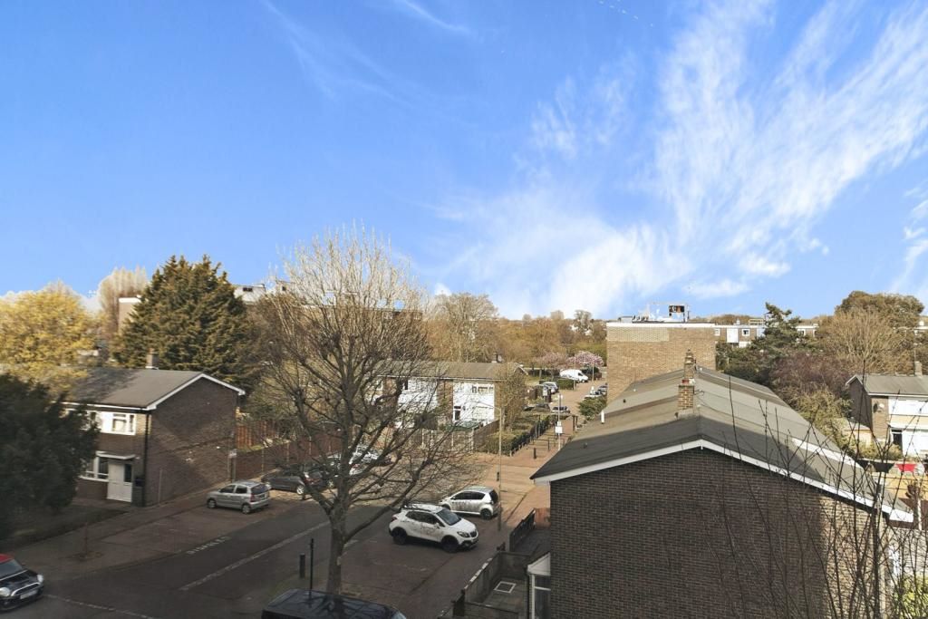 LONDON, SW17 8ED - Online Auctions