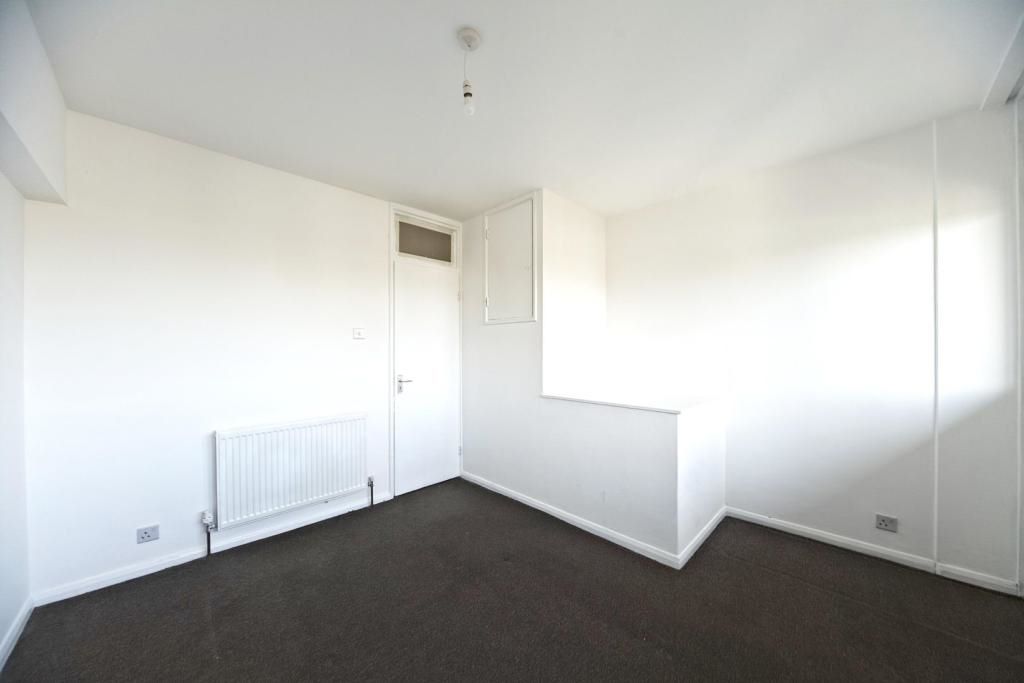 LONDON, SW17 8ED - Online Auctions