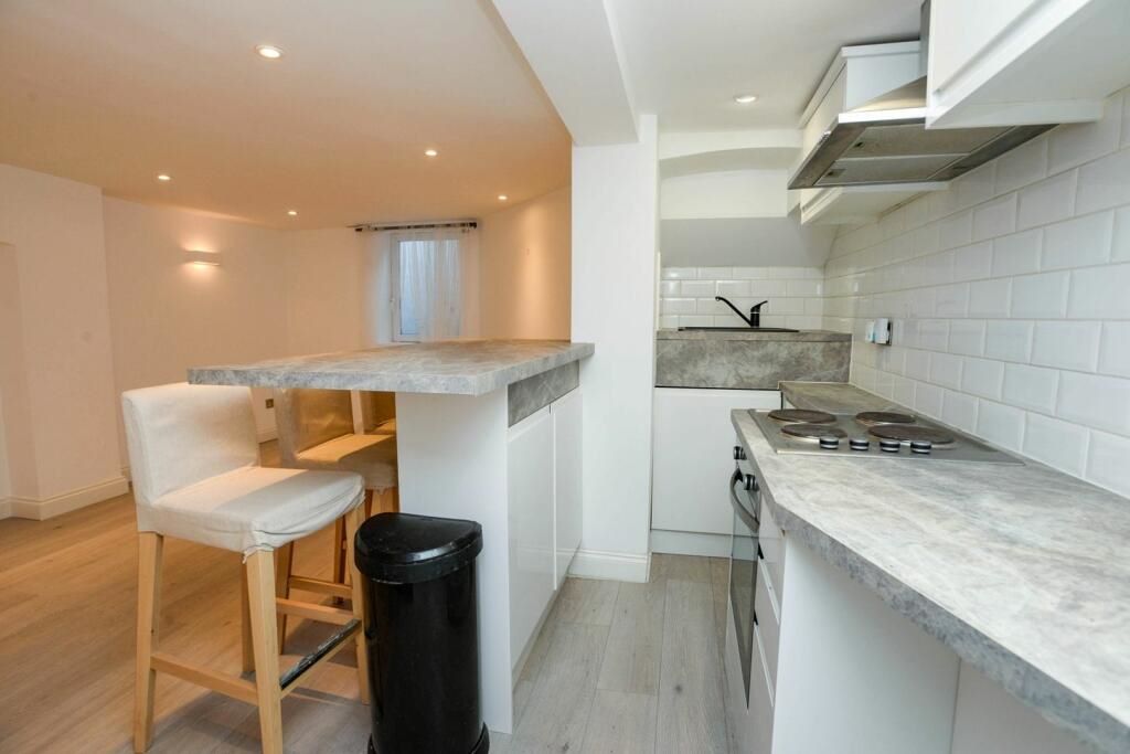 42e Bird In Bush Road, LONDON, Southwark, SE15 6RW