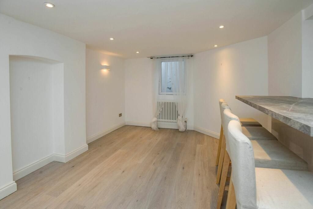 42e Bird In Bush Road, LONDON, Southwark, SE15 6RW