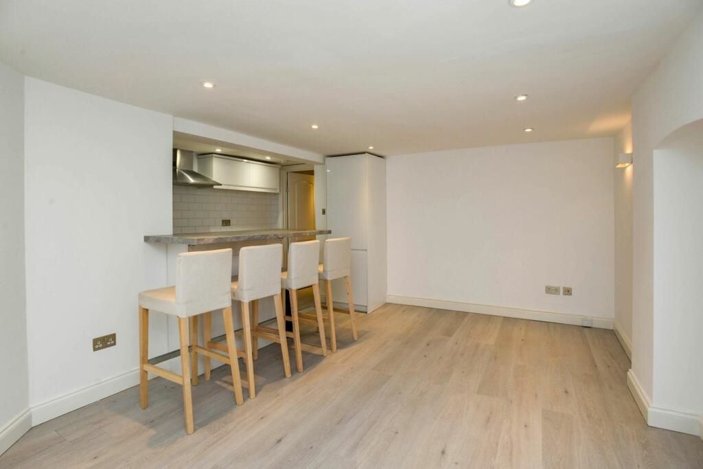 42e Bird In Bush Road, LONDON, Southwark, SE15 6RW