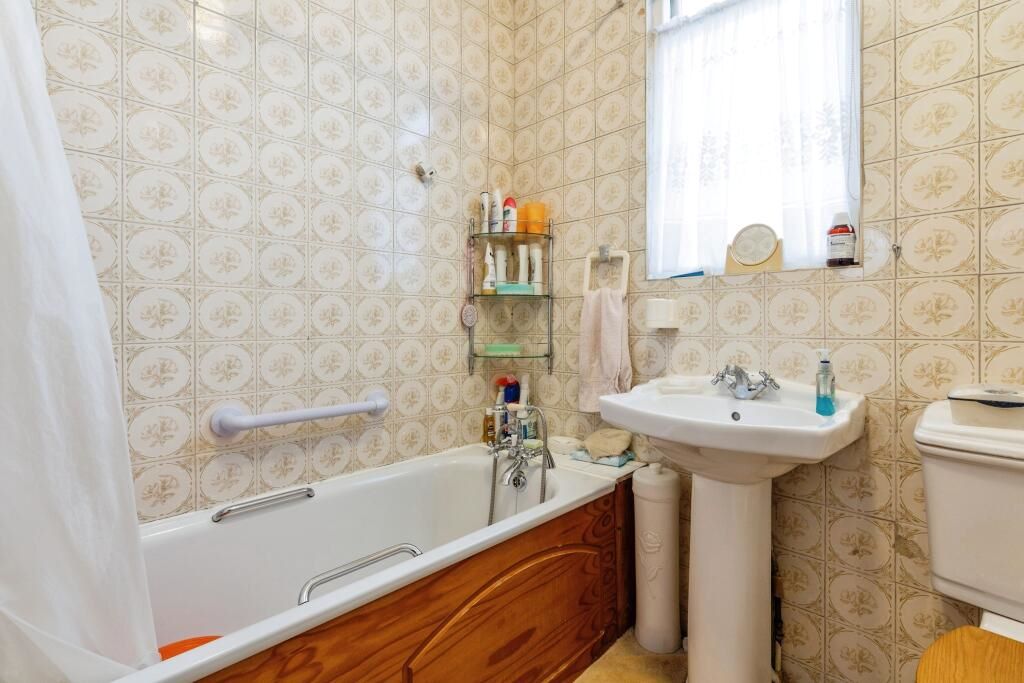 281 Lordship Lane, London, N17 6AA