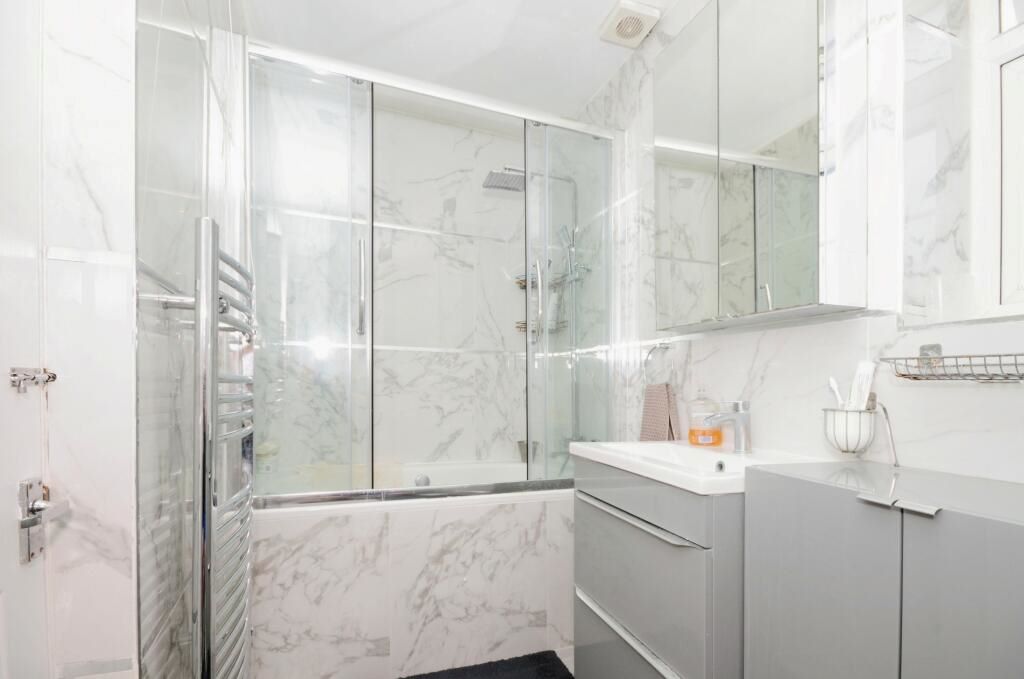 Bushey, Hertfordshire, WD23 2AJ - Online Auctions