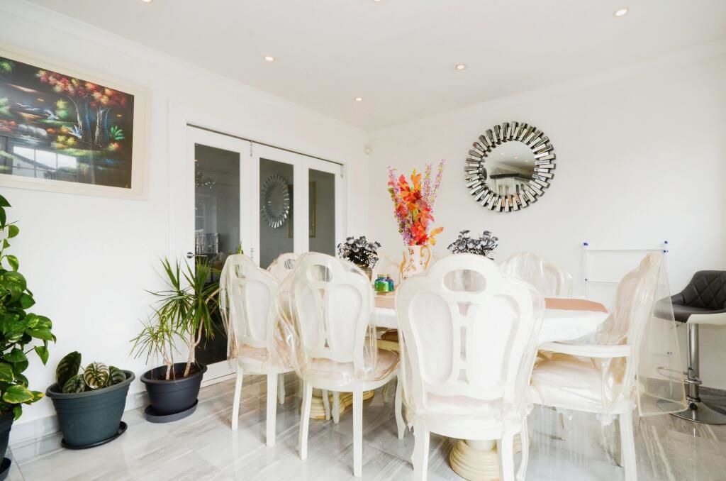 Bushey, Hertfordshire, WD23 2AJ - Online Auctions