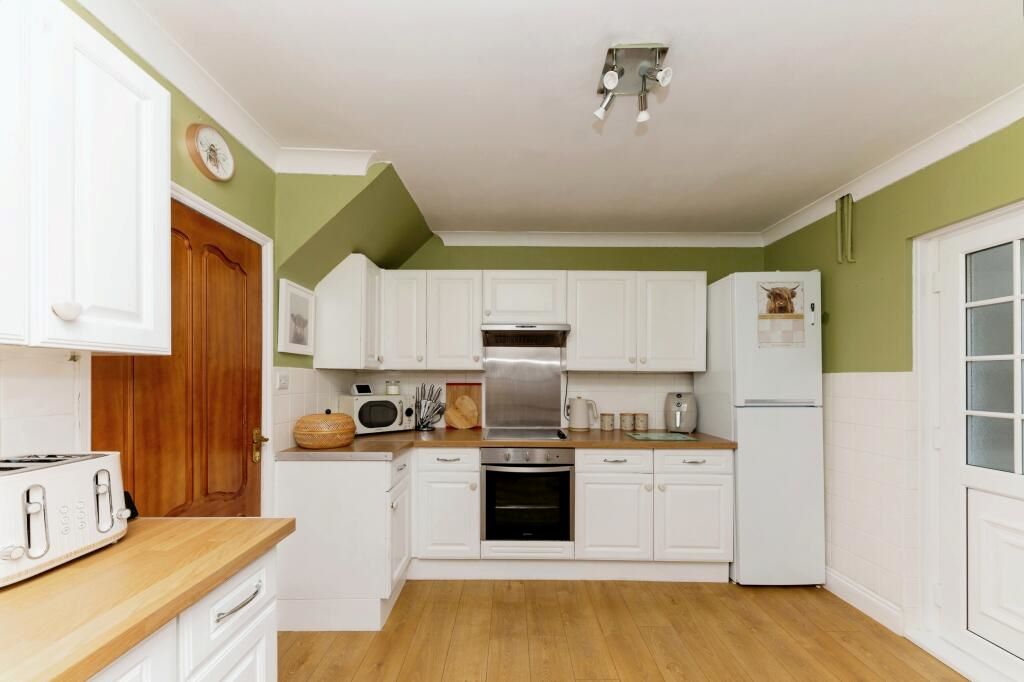 27 Lady Frances Crescent, Cleethorpes, South Humberside, DN35 9JX