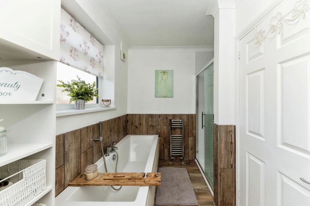 27 Lady Frances Crescent, Cleethorpes, South Humberside, DN35 9JX