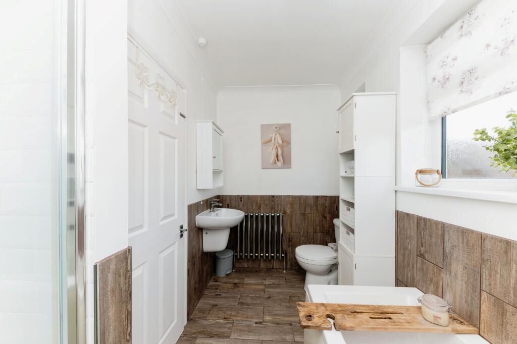 27 Lady Frances Crescent, Cleethorpes, South Humberside, DN35 9JX