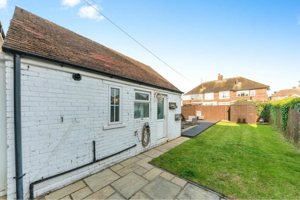 27 Lady Frances Crescent, Cleethorpes, South Humberside, DN35 9JX