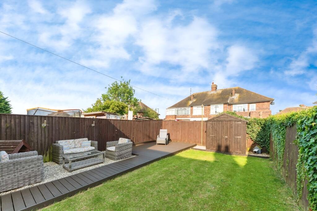 27 Lady Frances Crescent, Cleethorpes, South Humberside, DN35 9JX