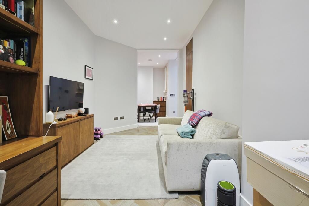 8 Maida Vale, London, W9 1TH